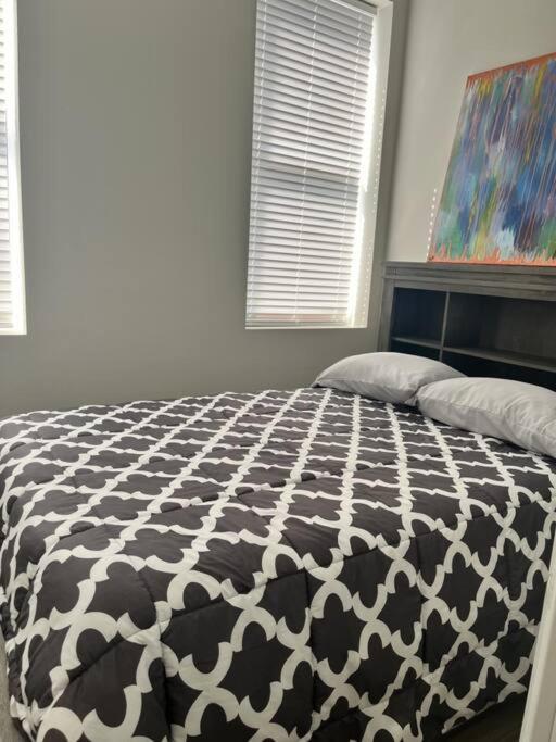 Breeze On Monmouth Appartement Newport Buitenkant foto